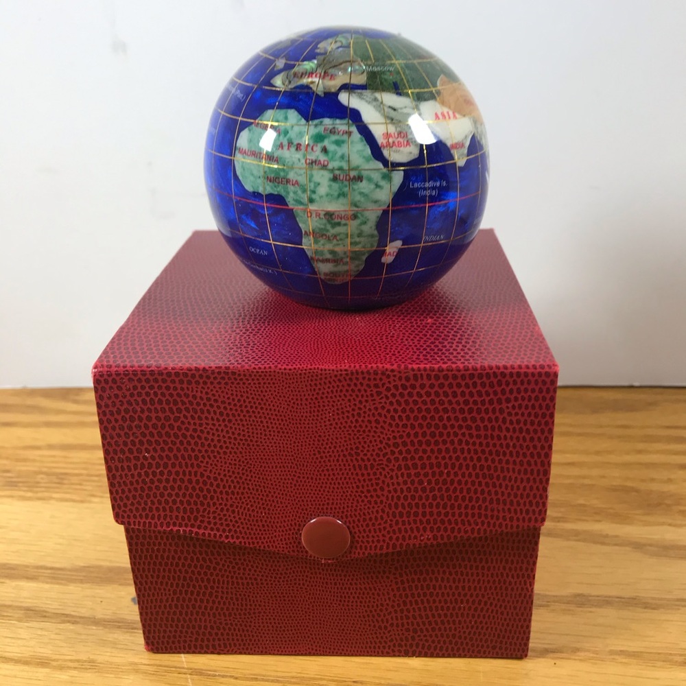 Alexander Kalifano gemstone 3” paperweight